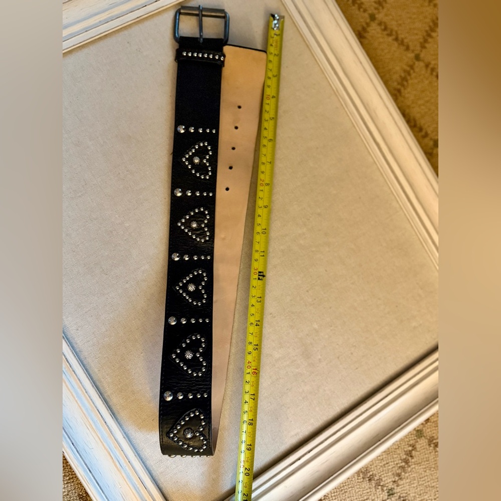Saks Fifth Avenue black leather belt with heart studded details S NWOT - Picture 5 of 9